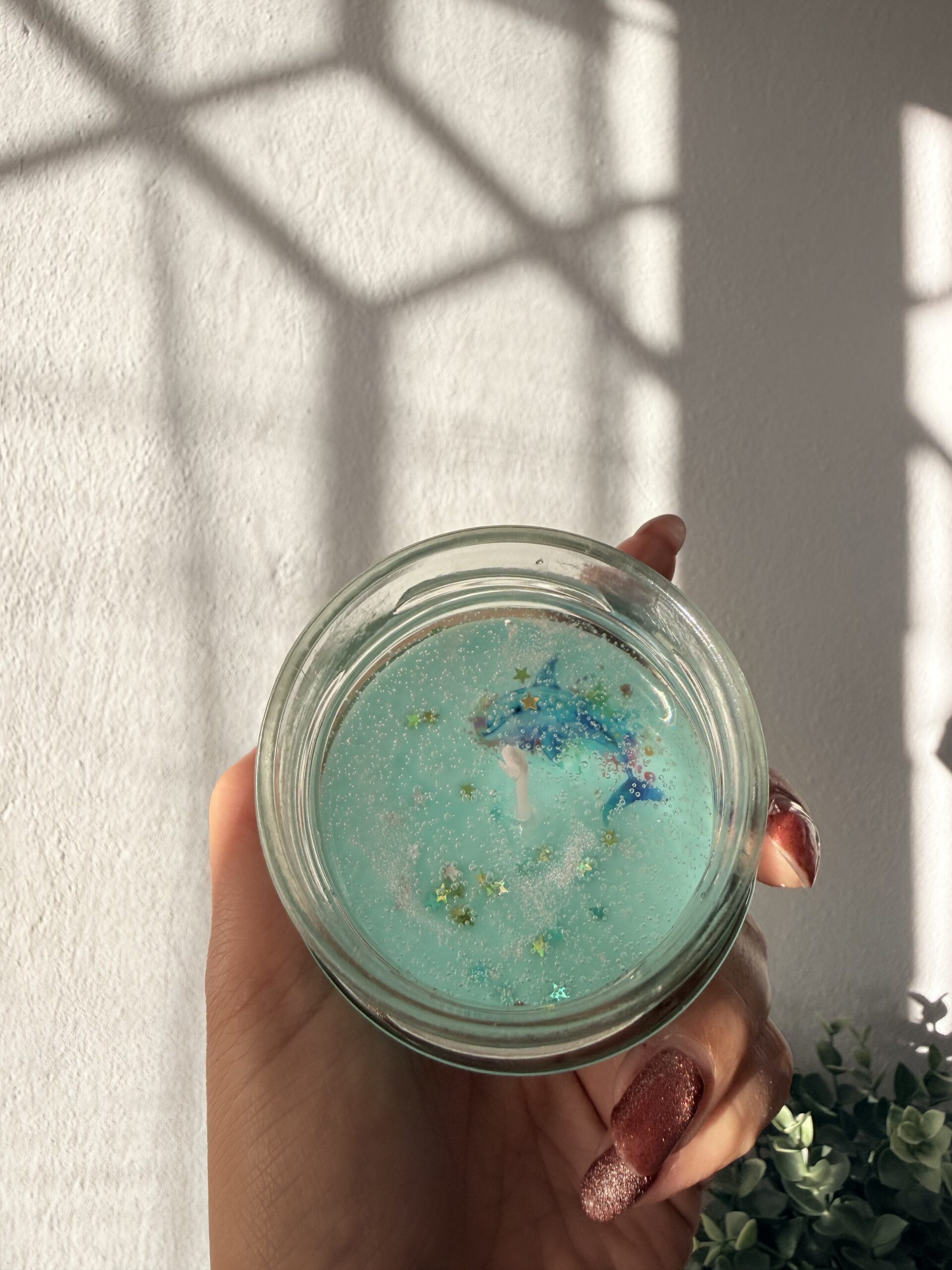 In Fondo al Mar | Candela Artigianale in Cera di Soia e Gel Effetto Mare - immagine 2